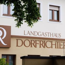 Landgasthaus Dorfrichter: St. Valentin şehrinde bir otel