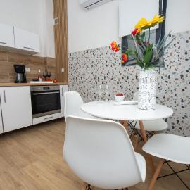 City house, hotel in Agios Rokkos