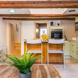 Fridays Flats Dreamy Duplex - Stylish Beach Loft: Barselona'da bir otel