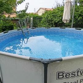La Casa di Mara con Piscina, Giardino, Parcheggio Privato a Sistiana, hotel a Sistiana