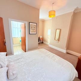 Hylands Hotel Double Room with Private Bathroom & Free Parking, hotel in Nottingham