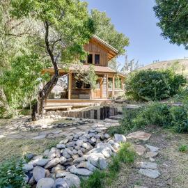 Historic Nature Lovers Cabin on Farm in Paonia!, hotell sihtkohas Paonia