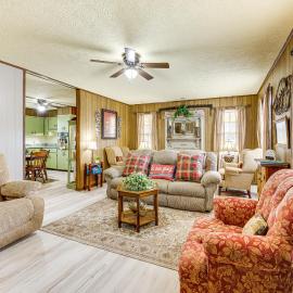 Scenic East Alabama Retreat on 2 Acres, hotell sihtkohas Lineville