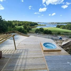 Seaside panorama Villa with JETLESS hot tub, hotel sa Gothenburg