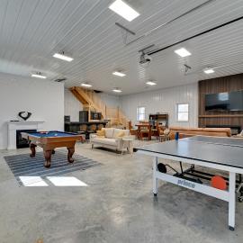 5 Mi to Slopes! Group Ski House w/ Game Room, hotell i Honeoye