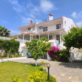 3 Bedroom House, 250m from Trikorfo Beach