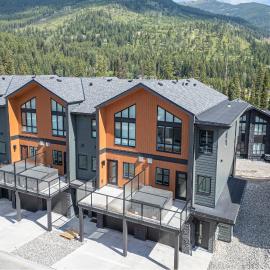 Nordix Townhomes by StayIn โรงแรมในพาโนรามา