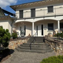 Moselgold Apartment, hotel in Zeltingen-Rachtig