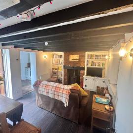 Alma Cottage - 17th Century Flint Cottage, hotel en Ramsgate