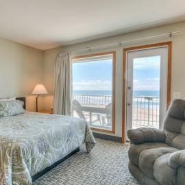 Stunning Ocean View Suite - Heated Indoor Pool and Hot Tub, hotel u gradu 'Lincoln City'