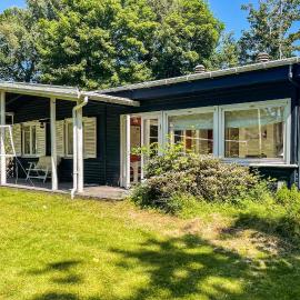 4 Bedroom Awesome Home In Vejby, hotel en Vejby