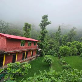 Tapovan Cascades Yogvillage Stay, hotel i Rishikesh