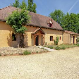 Appealing apartment in Vezac with swimming pool, hotel in Beynac-et-Cazenac