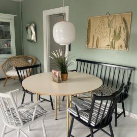 The Palm- Bright And Cozy 3- Bedroom Holiday Home With Private Terrasse & Garden, Brundby, hotel a Samsø