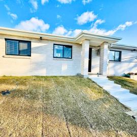 2 Bedrooms Minimalist Home in Moss Vale, מלון במוס וייל