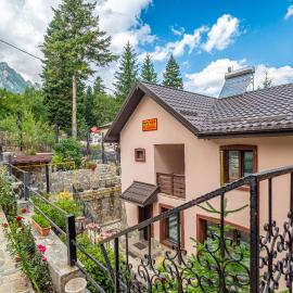 Casa Nicolas Busteni, hotell sihtkohas Buşteni