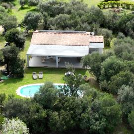 Exclusive Villa Aurea with private pool、クニャナのホテル