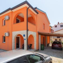 Awesome Apartment In Umag With Wifi