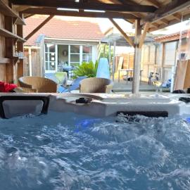 Maison Centre ville avec Jacuzzi, hotel a La Teste-de-Buch