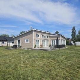 Trevlig fritidshus på Norra Öland, hótel í Löttorp