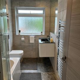 Luxurious Entire 2-Bedroom Apartment in the Heart of Bromley, hotel di Bromley