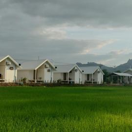 Tiny house homestay & cafe 5 units, hotel u gradu Ban Mai Lao Yao