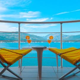 Blue Bay Apartments, hotel in Krašići