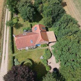 Cozy property in the countryside in beautiful nature, מלון בVinderup