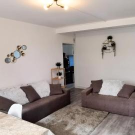 Les Erables Appart - 3 chambres - Spacieux et moderne avec balcon, parking et wifi, hotel di Saint-Jean-de-la-Ruelle