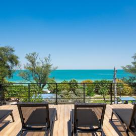 Luxury Beachfront House in Anna Maria!, hotel in Anna Maria