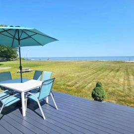 Blue Horizon Lake House - Renovated 3BR 2BA on the Beach