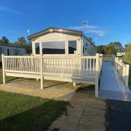 Oak Village 64 - Grange Leisure disability caravan - pet friendly, wifi and ramped decking, hotel a Mablethorpe