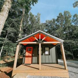 Cabin #10 One Bedroom with Kitchenette, hotel in Hartwell