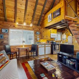 Bristlecone Cottage ~ Ideally Located Cabin Near Skiing & Hiking w/ Wood Stove & Full Kitchen