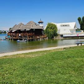 Houseboat Slnečné jazerá, apartmán 1, hotel in Senec