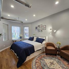 Luxe Loft vibe with King Suite - 4BR 3Ba