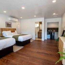 Columbia Cabins Cabin 8、ソノラのホテル