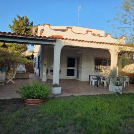 Villa Mayla, hotelli kohteessa Ippocampo