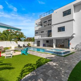 Ocean Muse - Lux Waterfront Escape - Pool - Dock
