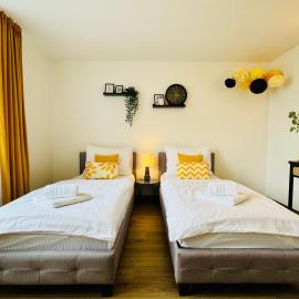 Black&Yellow Apartment Bielefeld 24h Check in WLAN Parkplatz ÖPNV