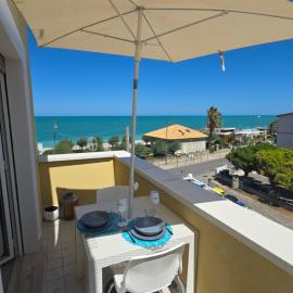 Cerry's Apartments Fronte Mare - Seaside & Sealight, хотел в Фосачезия