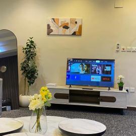 شقة بصالة وغرفة نوم حديثة جازان – hotel w mieście Dżizan