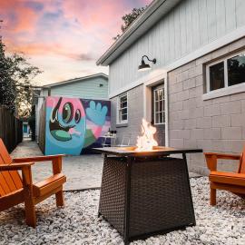 Olde Village Loft - Unique Park Circle Experience, hotel in Charleston