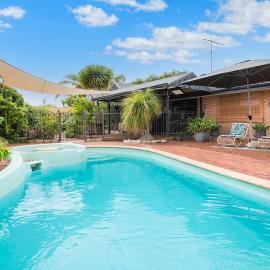 Just Chillin- Pool, 2km to beach, hotel in Broadwater
