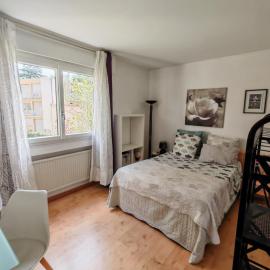 Belle chambre dans appartement en colocation proche centre-ville de Montpellier، فندق في مونبلييه