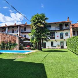 L'Oasi Bed and Breakfast di Franco e Paola، فندق في San Martino Canavese