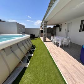 Chalet con piscina, hotel in Benicarló