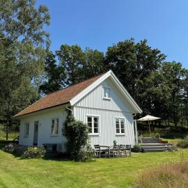 Idyllically nice house on Bjärehalvön, Torekov!, готель у місті Бостад