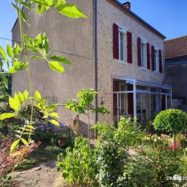Au Jardin de Curé, hotel in Auxonne