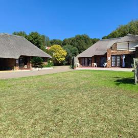 African Shore Guesthouse, hotel di Deneysville